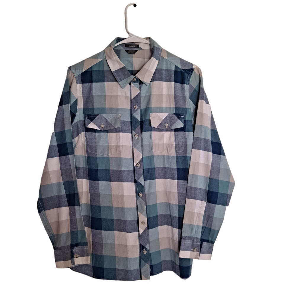 Eddie Bauer classic fit "cool colors" long sleeve button down top